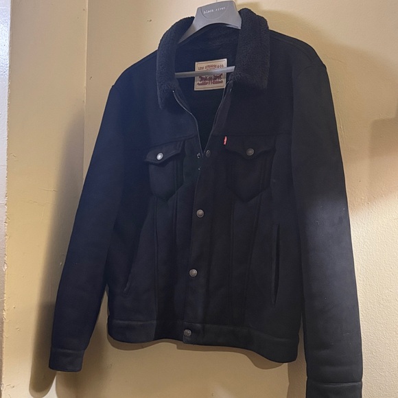 Levi's Black Sherpa-Lined Jacket - Picture 2 of 5